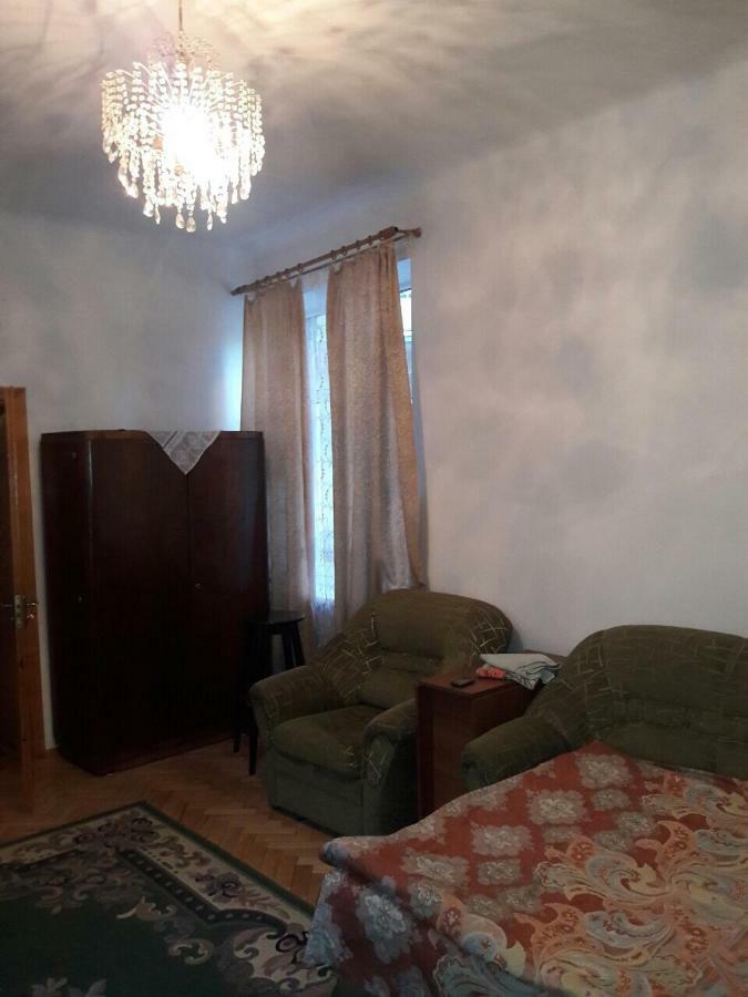 Квартира Між Вокзалом І Центром 리비프 외부 사진